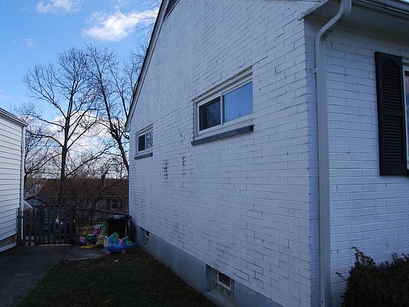 2nd image of 28 Beverly Dr