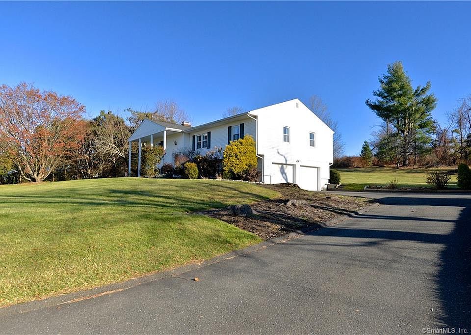17 Meadow Drive