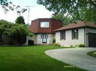 2628 Naples Dr, Schererville, IN 46375