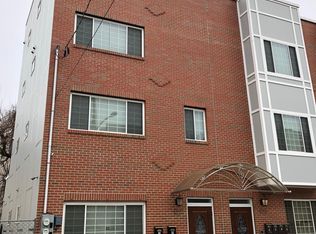 1027 Wallace St #1F, Philadelphia, PA 19123