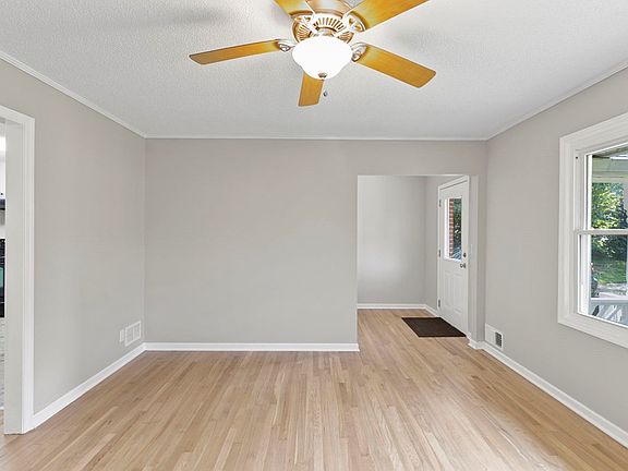 5th image of 303 Byran St