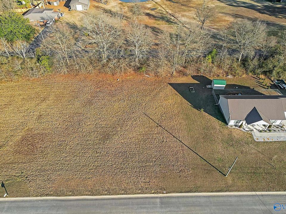 2nd image of 6 Carrington Ln