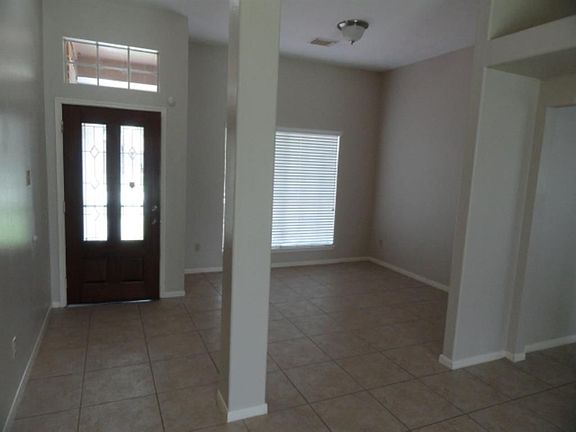 3rd image of 4902 Five Knolls Dr