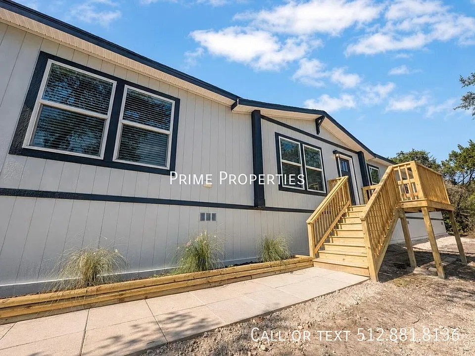 8806 Thunderbird Rd