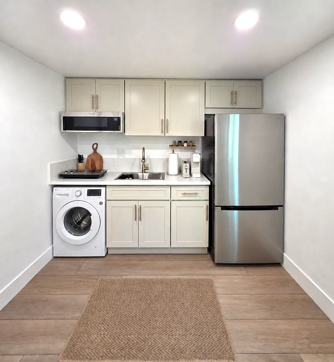 Studio, 220 sqft, $2,000 — Photo 3