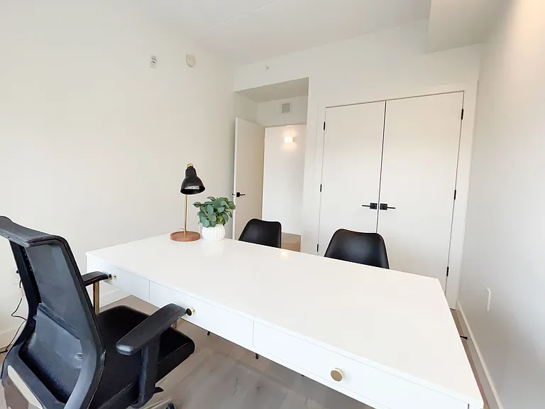 250 Centre St — Photo 10