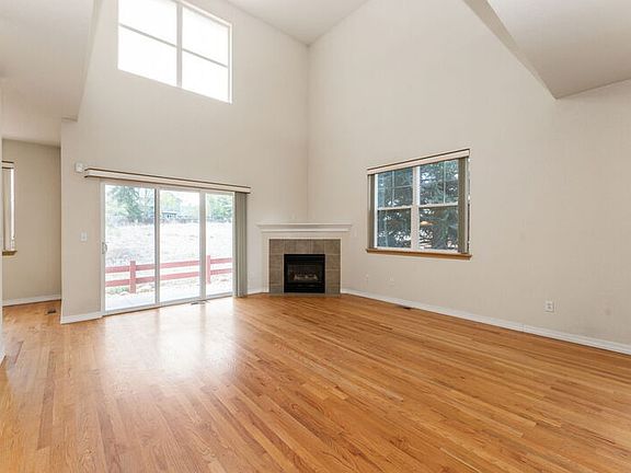 5th image of 557 Wild Ridge Ln