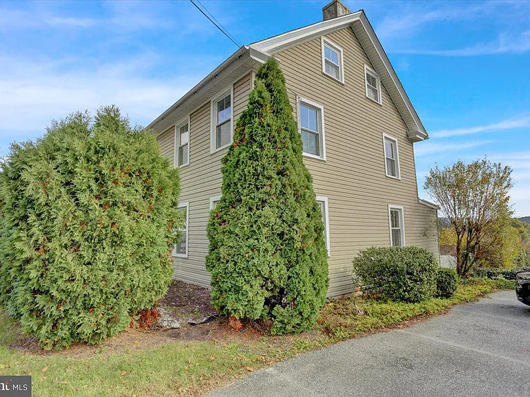 3208 Main St #1 — Photo 4