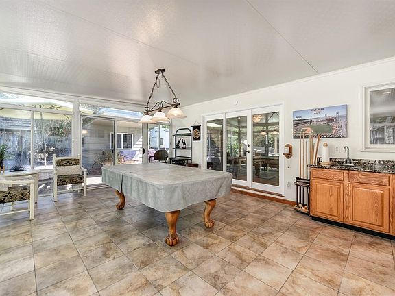 3rd image of 5813 Southgrove Dr
