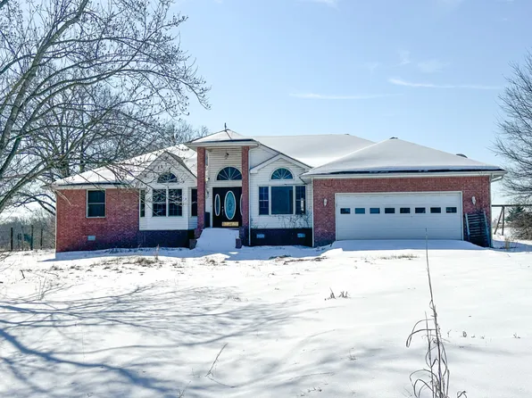 94 Copperhead Ln, Cave City, AR 72521