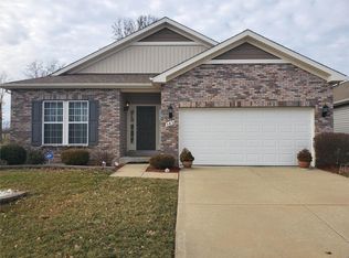 545 Park Side Estates Ct, Florissant, MO 63031