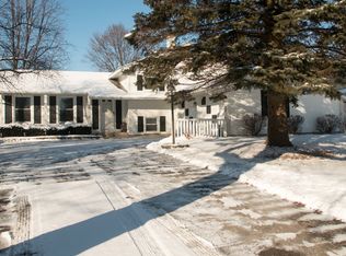 26W490 Jewell Rd, Winfield, IL 60190