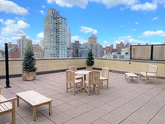 Rented by Corcoran | media 21