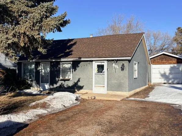 622 S 5th Ave, Wainwright, AB T9W 1B1
