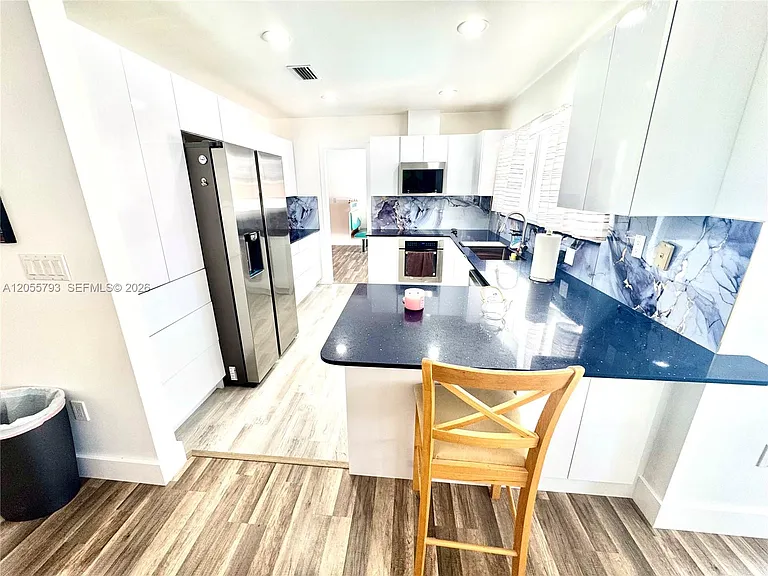 18701 Wentworth Dr — Photo 15