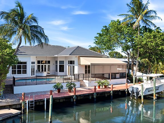 3rd image of 608 Inlet Road