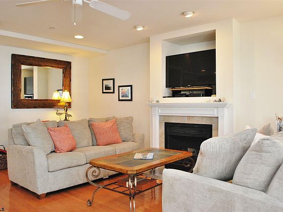3rd image of 832 Pennlyn Pl #1