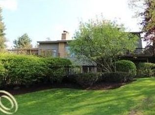 1966 Sherwood Gln, Bloomfield Hills, MI 48302