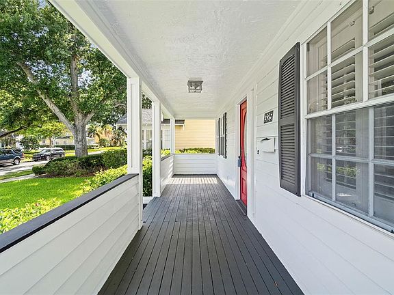 2nd image of 325 17TH AVENUE NE