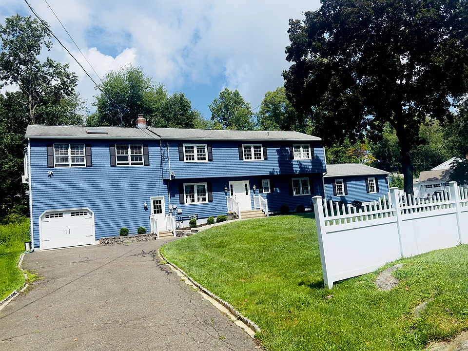 7 Colony Rd #A