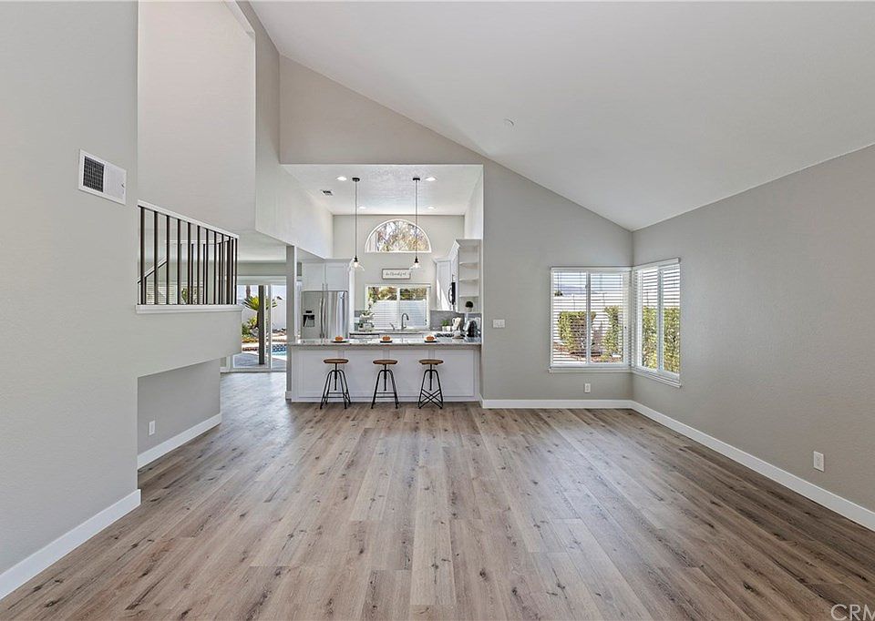 1st image of 386 Glacier Cir