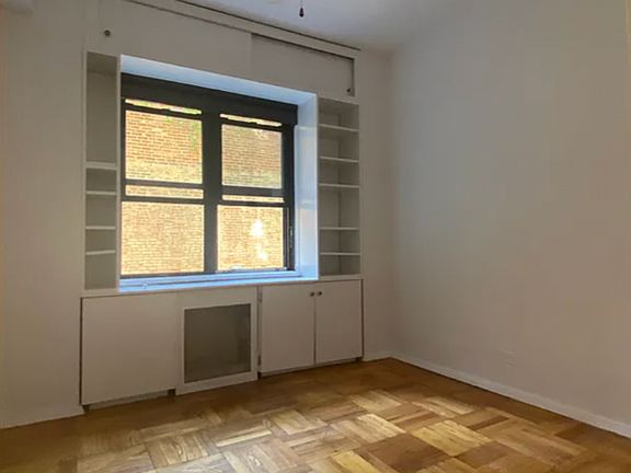 3rd image of 180 W Houston St #4C