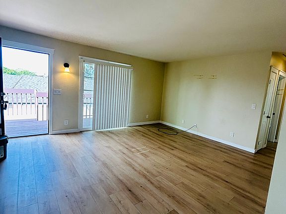 4th image of 6772 Solita Ave #E