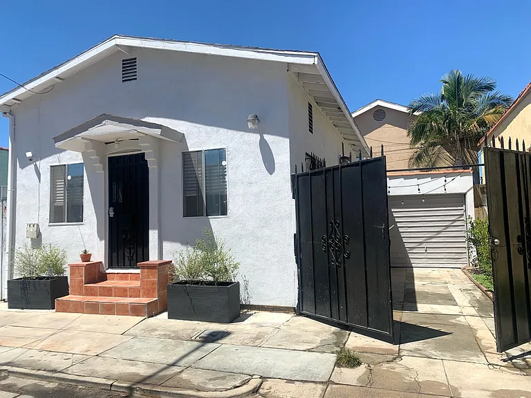 1209 E Doidge Ct — Photo 25