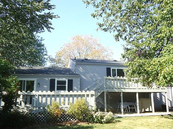 4th image of 911 Southport Dr