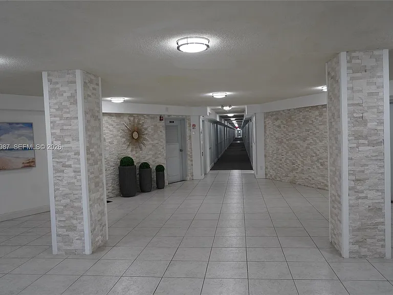 1913 S Ocean Dr #405 — Photo 2