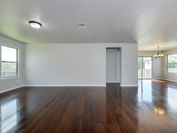 3rd image of 210 Cushman Dr