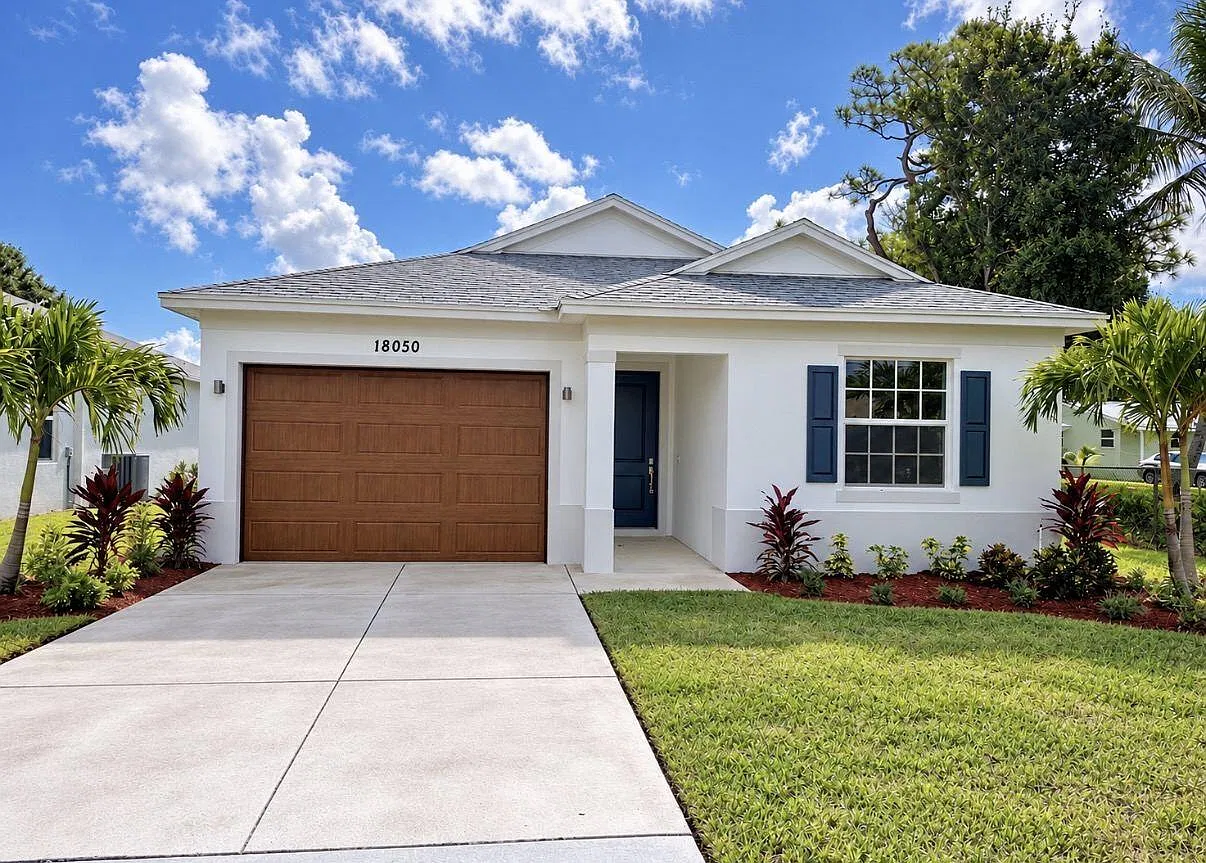 4 bed, 2.0 bath, 1708 sqft, $4,200 — Photo 1