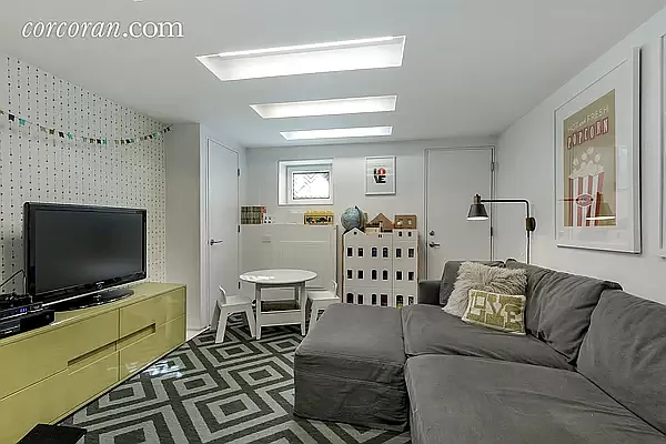 Rented by Corcoran | media 27