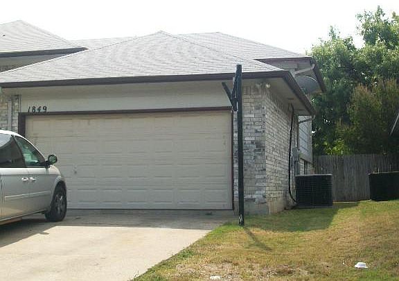 3rd image of 1849 Kings Canyon Cir