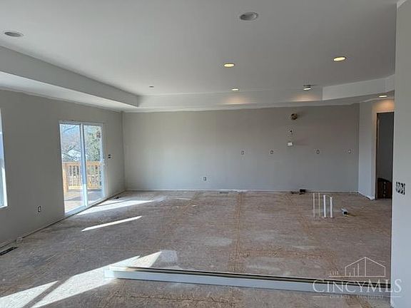 3rd image of 1325 Peregrine Way