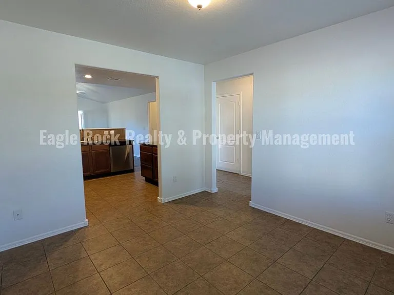 16021 S 83rd East Ave — Photo 5