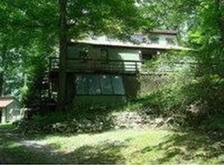 221 Woods Ln, Newport, VA 24128