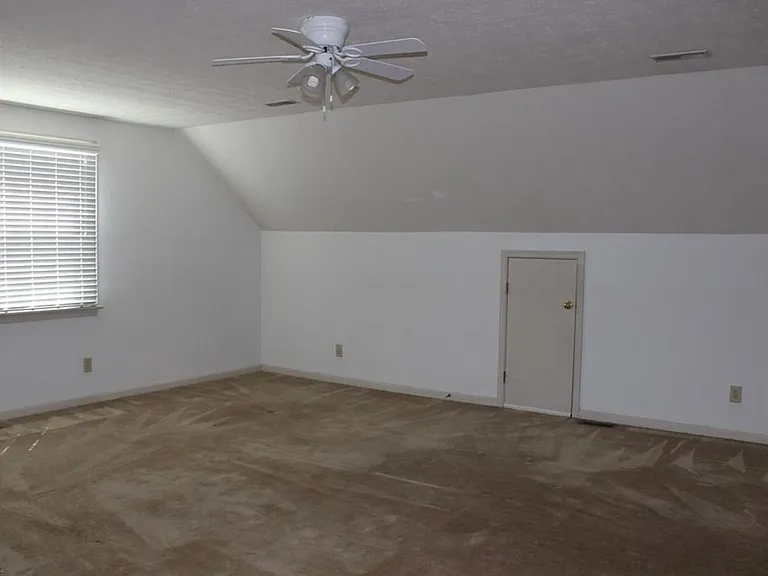 417 Burnham Pl — Photo 10