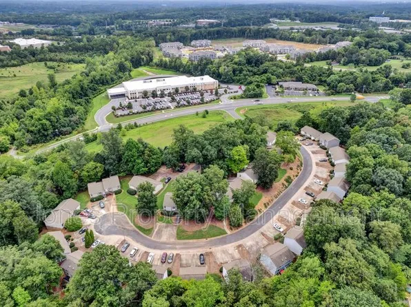 2676 White Oak Ln, Kannapolis, NC 28083