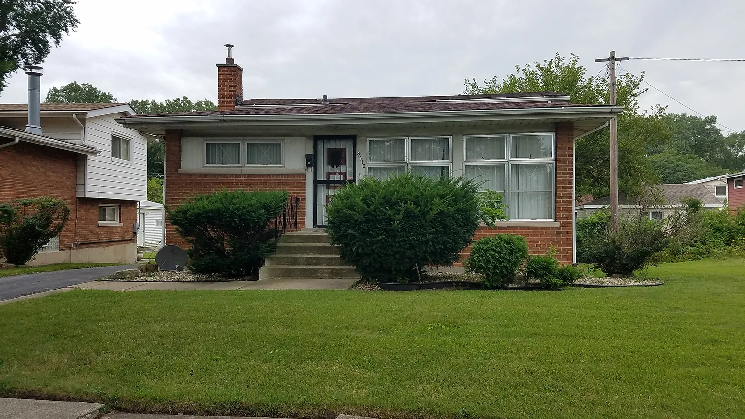 8510 S Woodlawn Ave photo 1