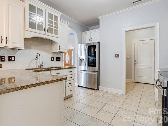 5th image of 3909 Christin Gamble Ct