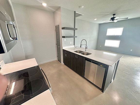 4th image of 1500 Crooked River Ct