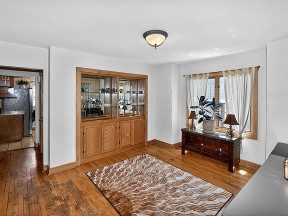 4th image of 440 S 74th STREET