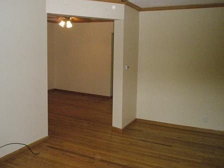 5th image of 5448 Hill Ave