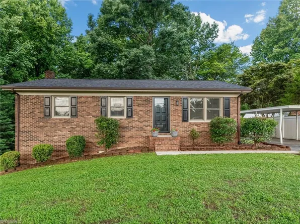 551 Pipers Gap Rd, Mount Airy, NC 27030