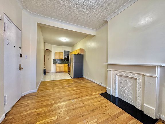 5th image of 79 Underhill Ave #1E