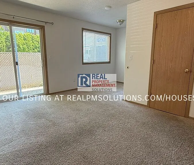 8514 N Syracuse St #1 — Photo 8