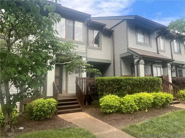 365 Bridgewater Dr, Newport News, VA 23603