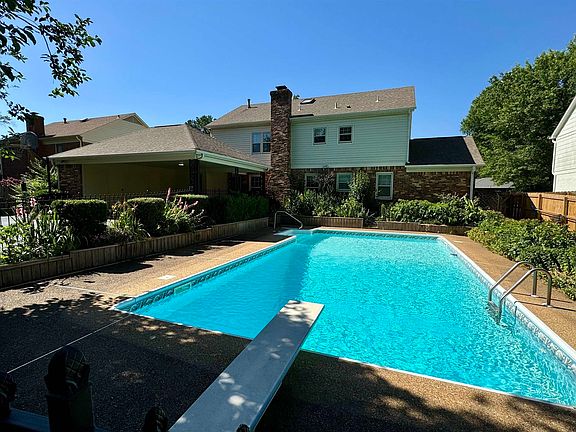 2nd image of 6843 Wytham Dr