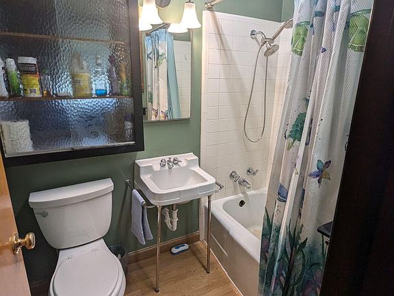 Main bathroom
